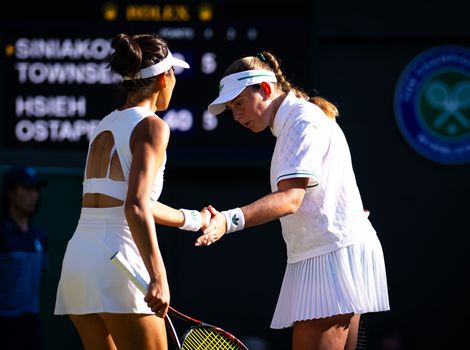 Jelena_Ostapenko_Su-Wei_Hsieh_-_Wimbledon_Championships_2025_-_Day_12-DSC_0250