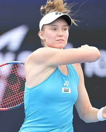 Hot Shot: Rybakina's running forehand stuns Swiatek United Cup 2025